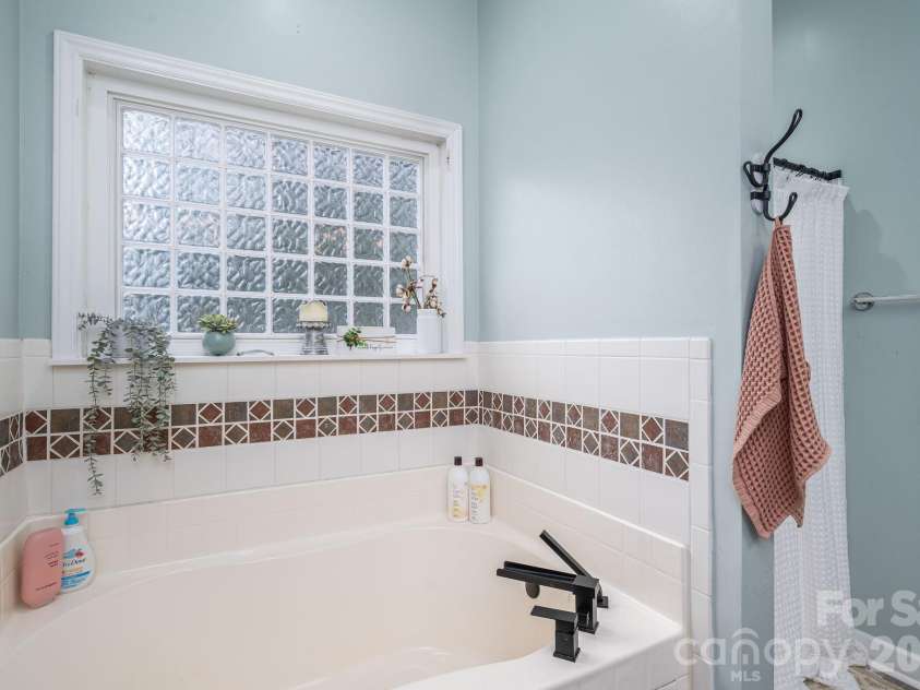 142 Azalea Drive, Connelly Springs, NC 28612.  MLS# CAR4404282, YatesRealty ID 36899. 