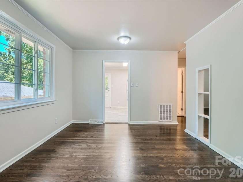 3210 Marlborough Road, Charlotte, NC 28208.  MLS# CAR4401855, YatesRealty ID 369. Dining Area
