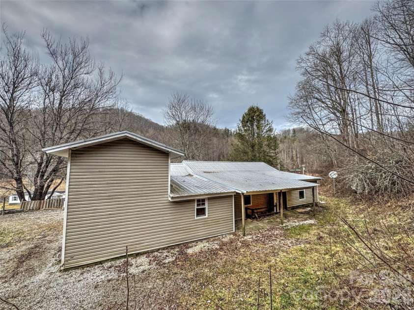 1101 Otter Creek Road, Topton, NC 28781.  MLS# CAR4343705, YatesRealty ID 3690. 