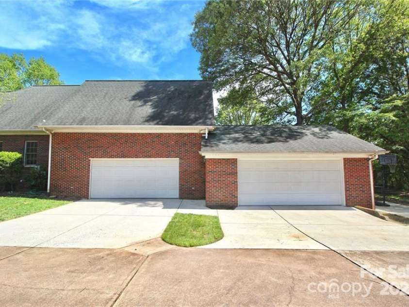 180 Sink Farm Road, Mooresville, NC 28115.  MLS# CAR4206484, YatesRealty ID 3690. 