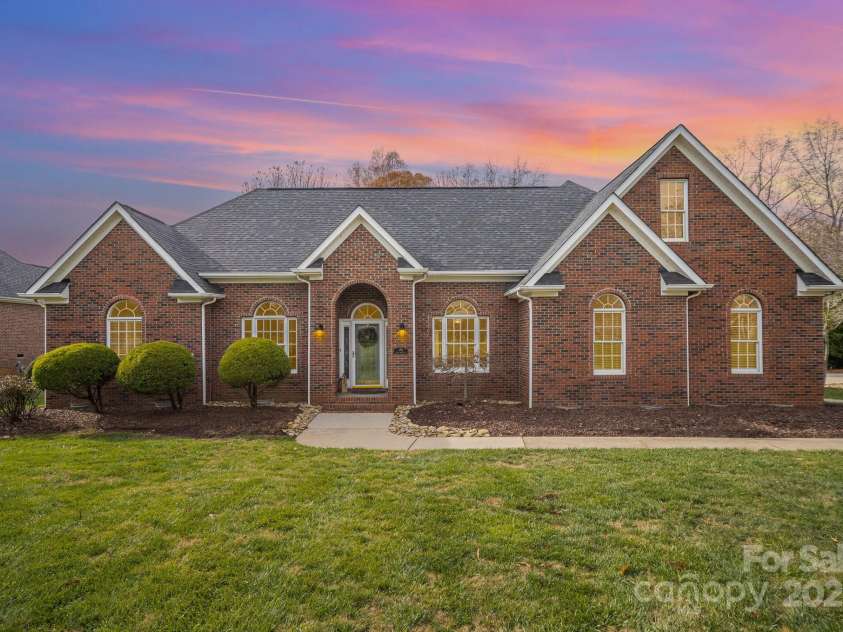 180 Sink Farm Road, Mooresville, NC 28115.  MLS# CAR4206484, YatesRealty ID 3690. 