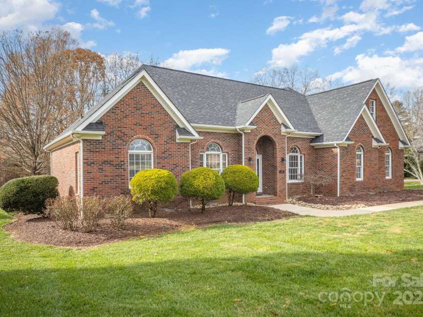 180 Sink Farm Road, Mooresville, NC 28115.  MLS# CAR4206484, YatesRealty ID 3690. 