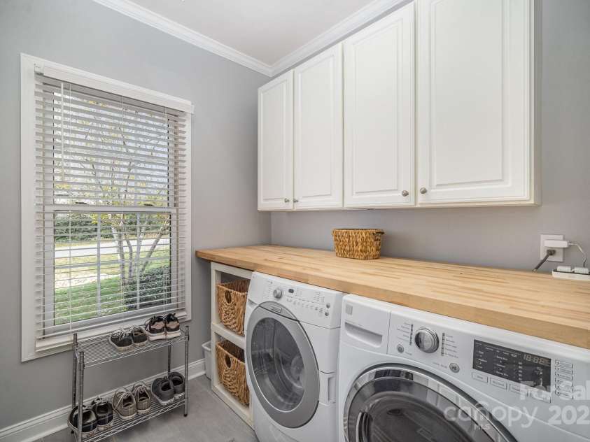 180 Sink Farm Road, Mooresville, NC 28115.  MLS# CAR4206484, YatesRealty ID 3690. Laundry