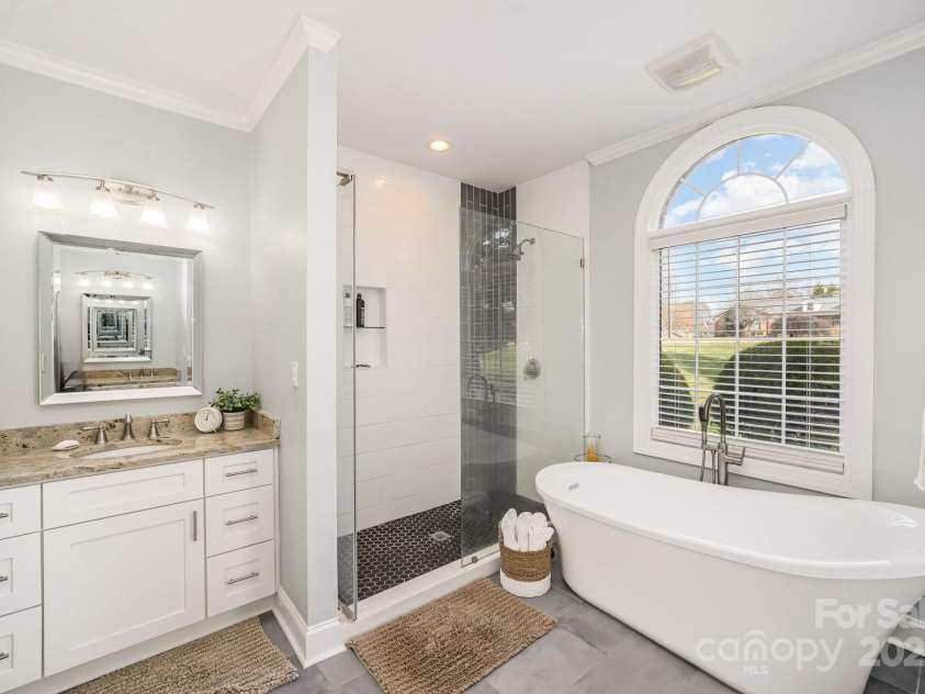 180 Sink Farm Road, Mooresville, NC 28115.  MLS# CAR4206484, YatesRealty ID 3690. Primary Bath