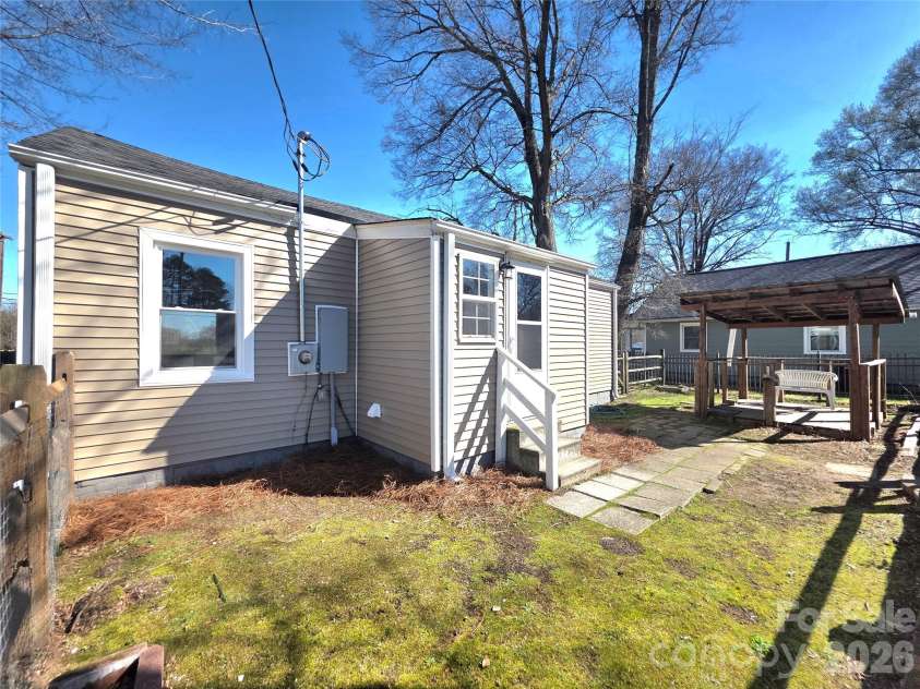 601 Linwood Road, Gastonia, NC 28052.  MLS# CAR4355234, YatesRealty ID 3690. 