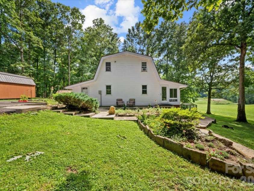 371 Patton Valley Drive, Nebo, NC 28761.  MLS# CAR4404265, YatesRealty ID 36900. 
