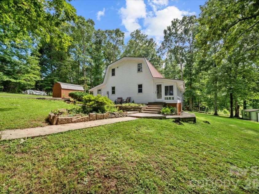 371 Patton Valley Drive, Nebo, NC 28761.  MLS# CAR4404265, YatesRealty ID 36900. 