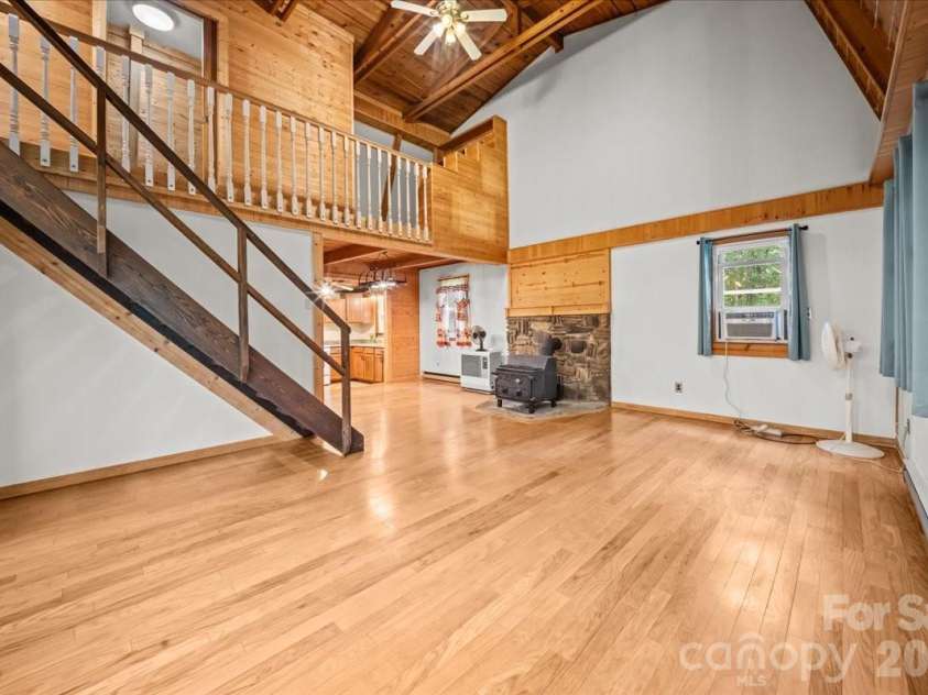 371 Patton Valley Drive, Nebo, NC 28761.  MLS# CAR4404265, YatesRealty ID 36900. 