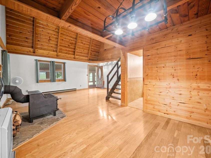 371 Patton Valley Drive, Nebo, NC 28761.  MLS# CAR4404265, YatesRealty ID 36900. 
