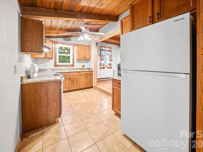 371 Patton Valley Drive, Nebo, NC 28761.  MLS# CAR4404265, YatesRealty ID 36900. 