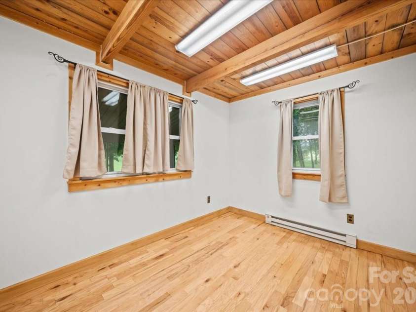 371 Patton Valley Drive, Nebo, NC 28761.  MLS# CAR4404265, YatesRealty ID 36900. 