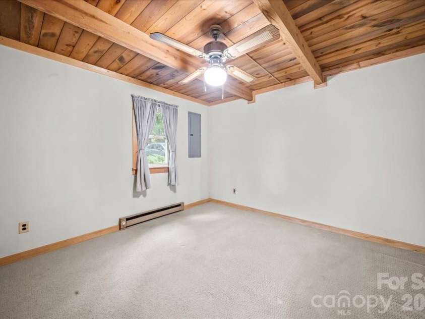 371 Patton Valley Drive, Nebo, NC 28761.  MLS# CAR4404265, YatesRealty ID 36900. 