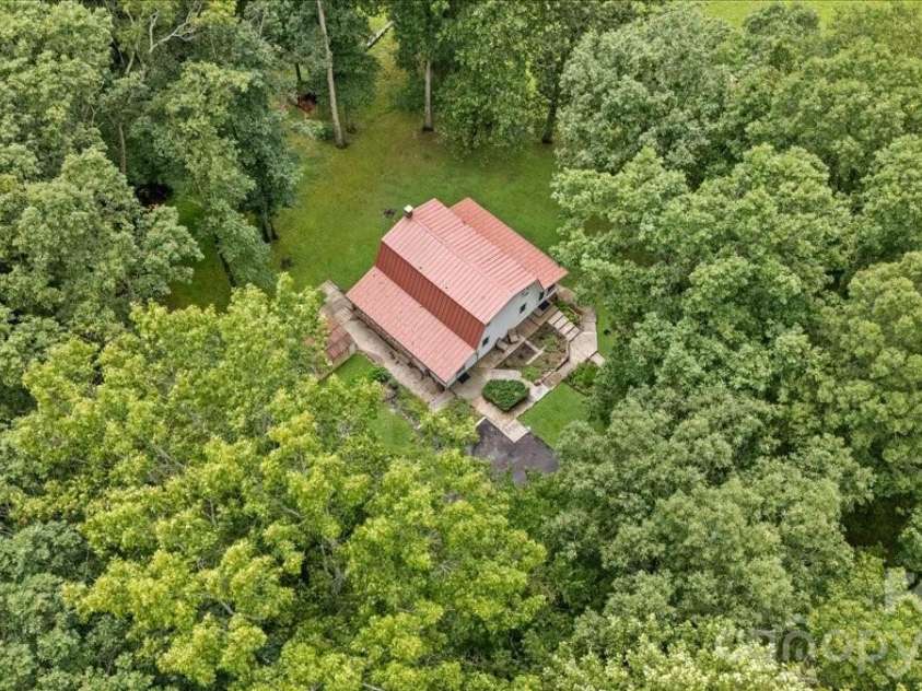 371 Patton Valley Drive, Nebo, NC 28761.  MLS# CAR4404265, YatesRealty ID 36900. 