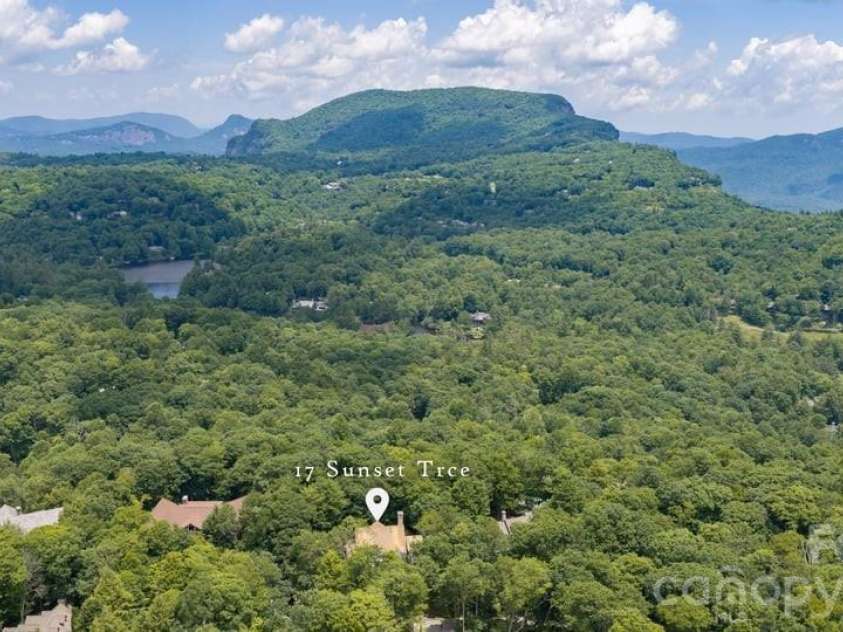 17 Sunset Trace, Highlands, NC 28741.  MLS# CAR4403993, YatesRealty ID 36901. 