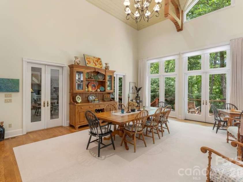 17 Sunset Trace, Highlands, NC 28741.  MLS# CAR4403993, YatesRealty ID 36901. Dining Room