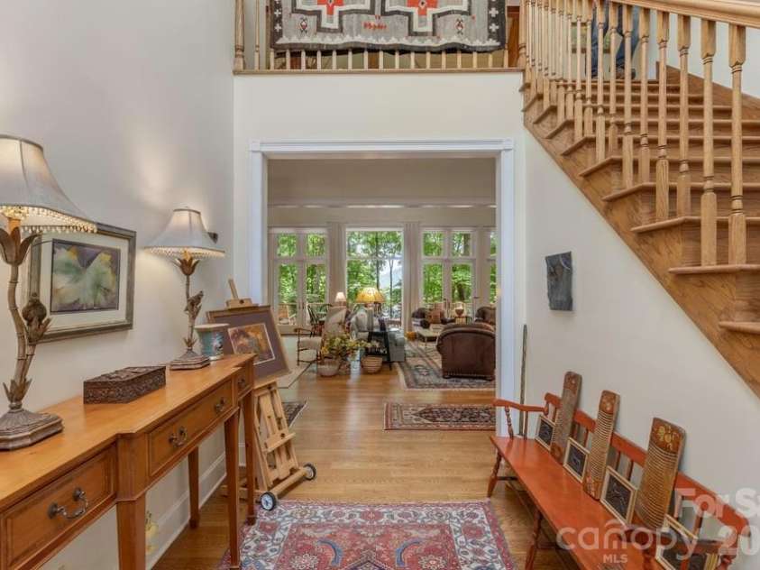 17 Sunset Trace, Highlands, NC 28741.  MLS# CAR4403993, YatesRealty ID 36901. Foyer