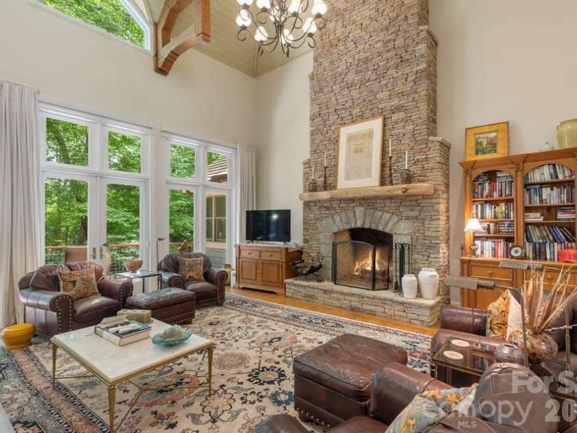 17 Sunset Trace, Highlands, NC 28741.  MLS# CAR4403993, YatesRealty ID 36901. Great Room