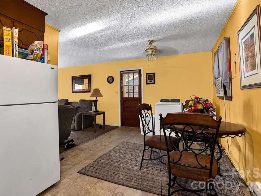 308 Pine Street, Dallas, NC 28034.  MLS# CAR4404367, YatesRealty ID 36902. 