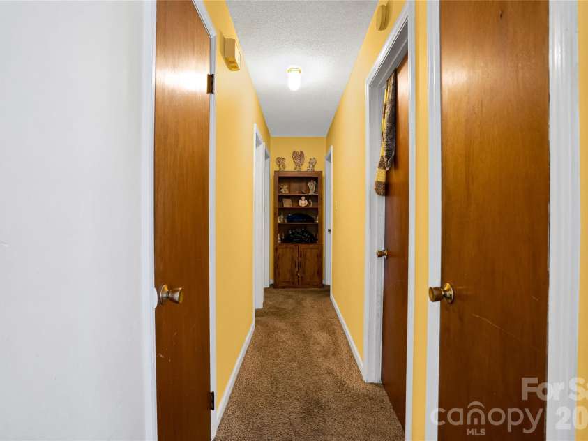 308 Pine Street, Dallas, NC 28034.  MLS# CAR4404367, YatesRealty ID 36902. 