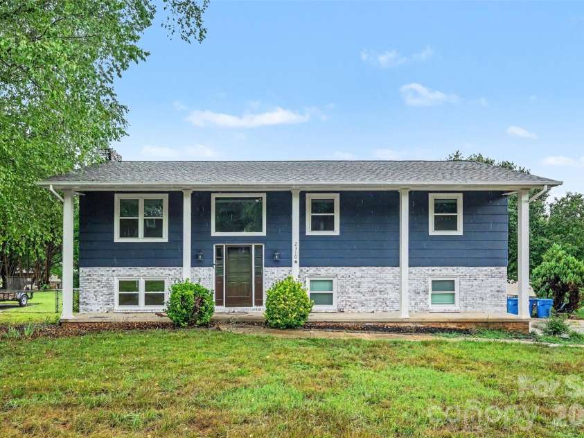 2310 24th Avenue, Hickory, NC 28601.  MLS# CAR4403781, YatesRealty ID 36904. 