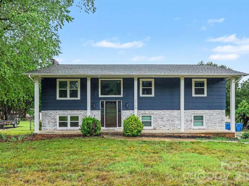 2310 24th Avenue, Hickory, NC 28601.  MLS# CAR4403781, YatesRealty ID 36904. 