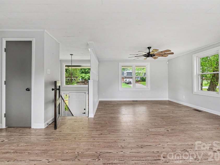 2310 24th Avenue, Hickory, NC 28601.  MLS# CAR4403781, YatesRealty ID 36904. 