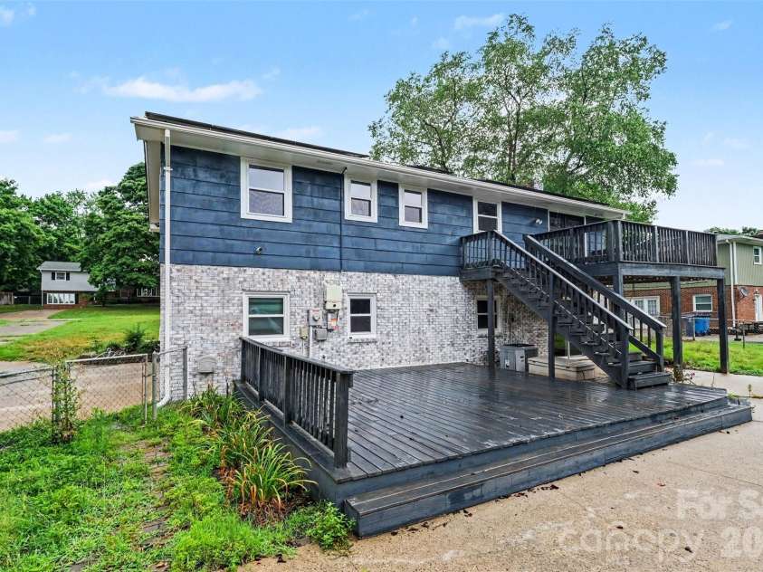 2310 24th Avenue, Hickory, NC 28601.  MLS# CAR4403781, YatesRealty ID 36904. 