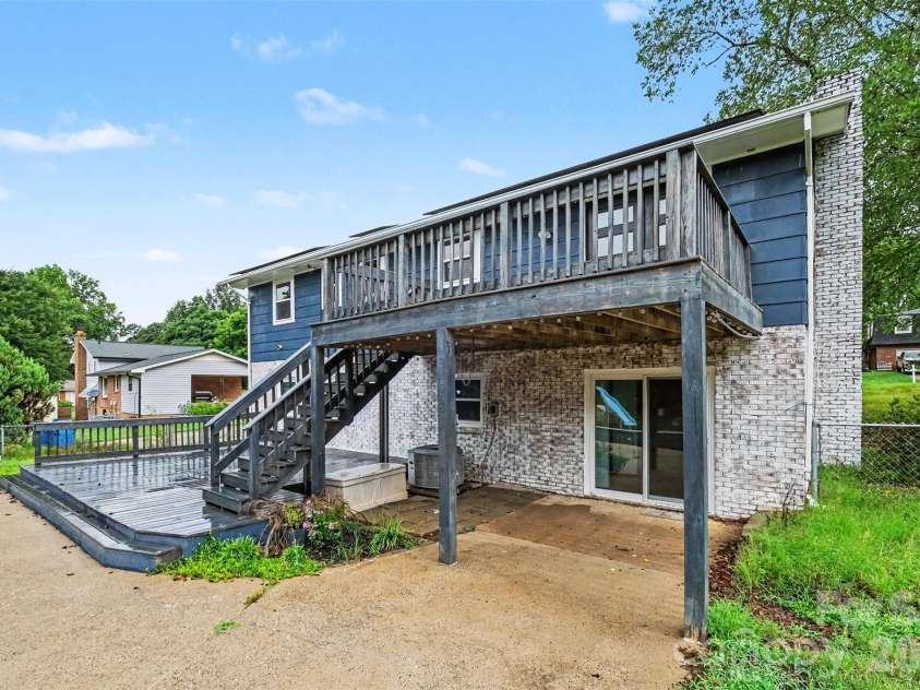 2310 24th Avenue, Hickory, NC 28601.  MLS# CAR4403781, YatesRealty ID 36904. 