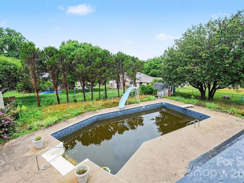 2310 24th Avenue, Hickory, NC 28601.  MLS# CAR4403781, YatesRealty ID 36904. 