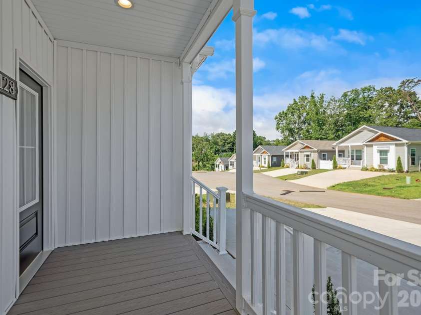 128 Bellamy Road, Asheville, NC 28806.  MLS# CAR4404256, YatesRealty ID 36906. 