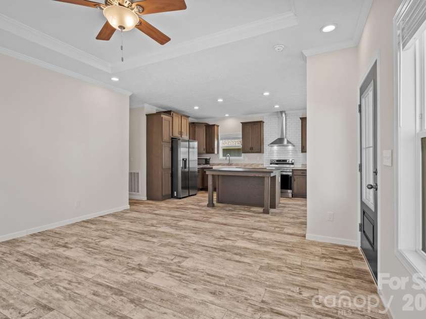 128 Bellamy Road, Asheville, NC 28806.  MLS# CAR4404256, YatesRealty ID 36906. 