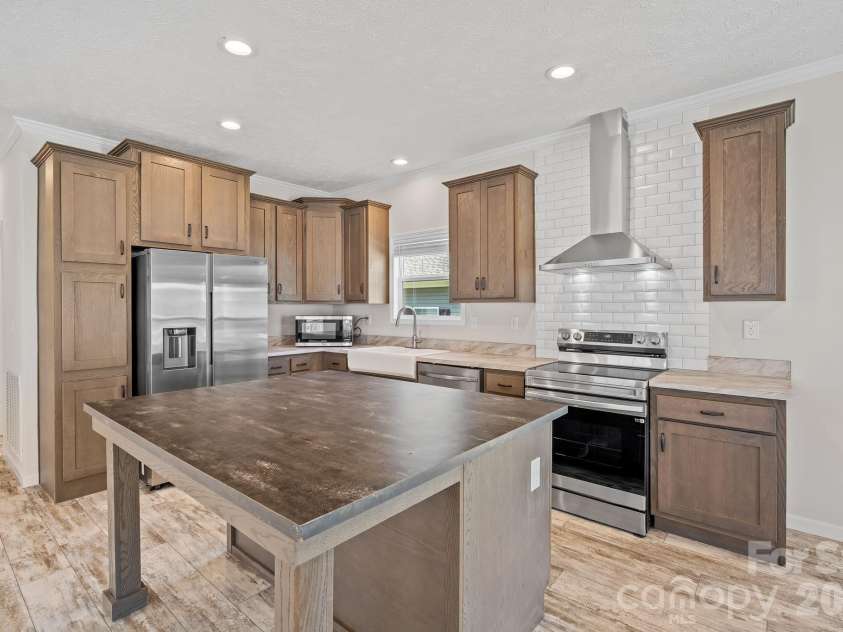128 Bellamy Road, Asheville, NC 28806.  MLS# CAR4404256, YatesRealty ID 36906. 