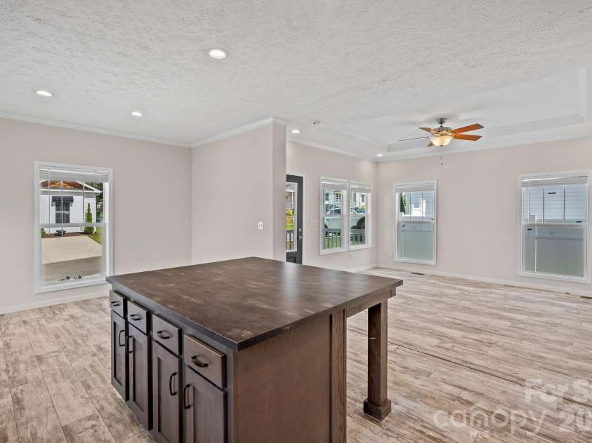 128 Bellamy Road, Asheville, NC 28806.  MLS# CAR4404256, YatesRealty ID 36906. 