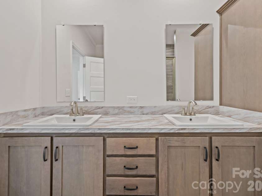 128 Bellamy Road, Asheville, NC 28806.  MLS# CAR4404256, YatesRealty ID 36906. 