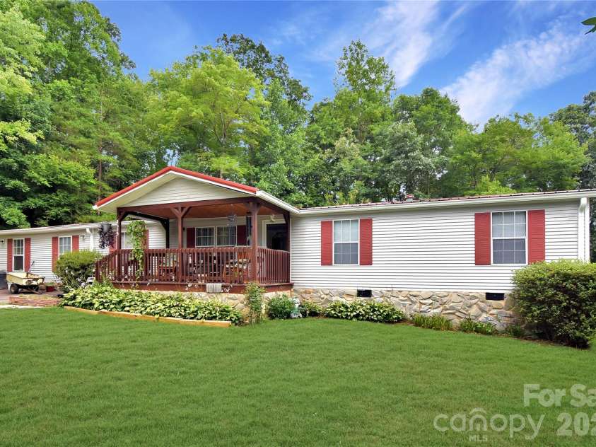 1515 States Avenue, Morganton, NC 28655.  MLS# CAR4403770, YatesRealty ID 36907. 