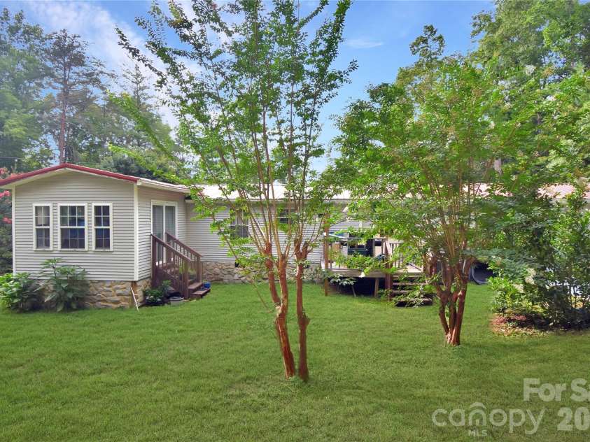 1515 States Avenue, Morganton, NC 28655.  MLS# CAR4403770, YatesRealty ID 36907. 