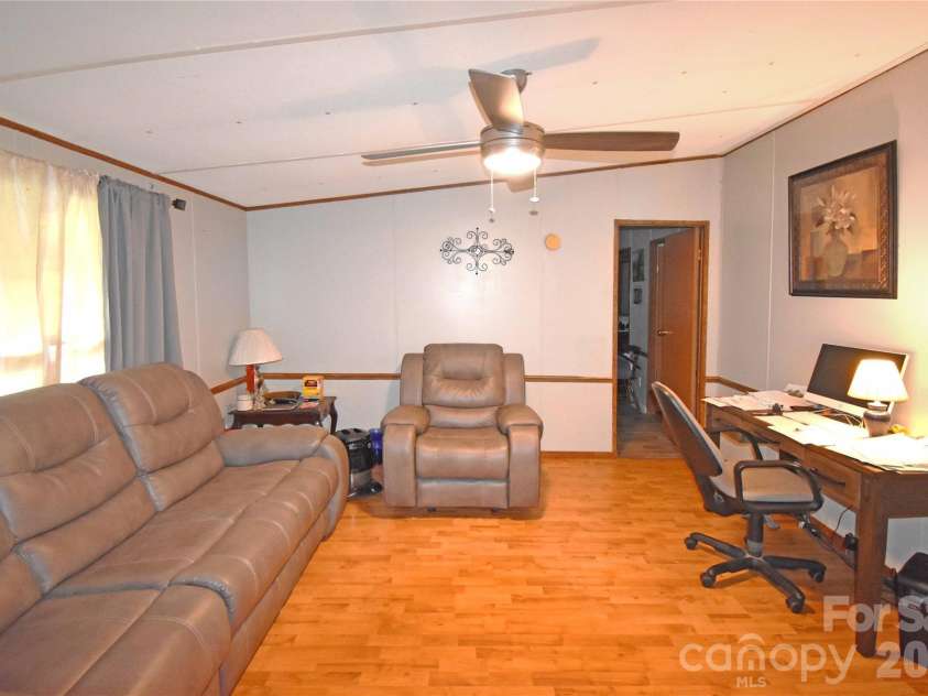 1515 States Avenue, Morganton, NC 28655.  MLS# CAR4403770, YatesRealty ID 36907. 