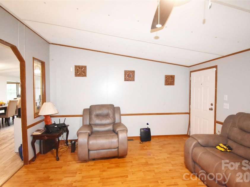 1515 States Avenue, Morganton, NC 28655.  MLS# CAR4403770, YatesRealty ID 36907. 