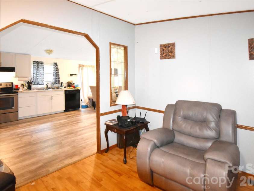 1515 States Avenue, Morganton, NC 28655.  MLS# CAR4403770, YatesRealty ID 36907. 