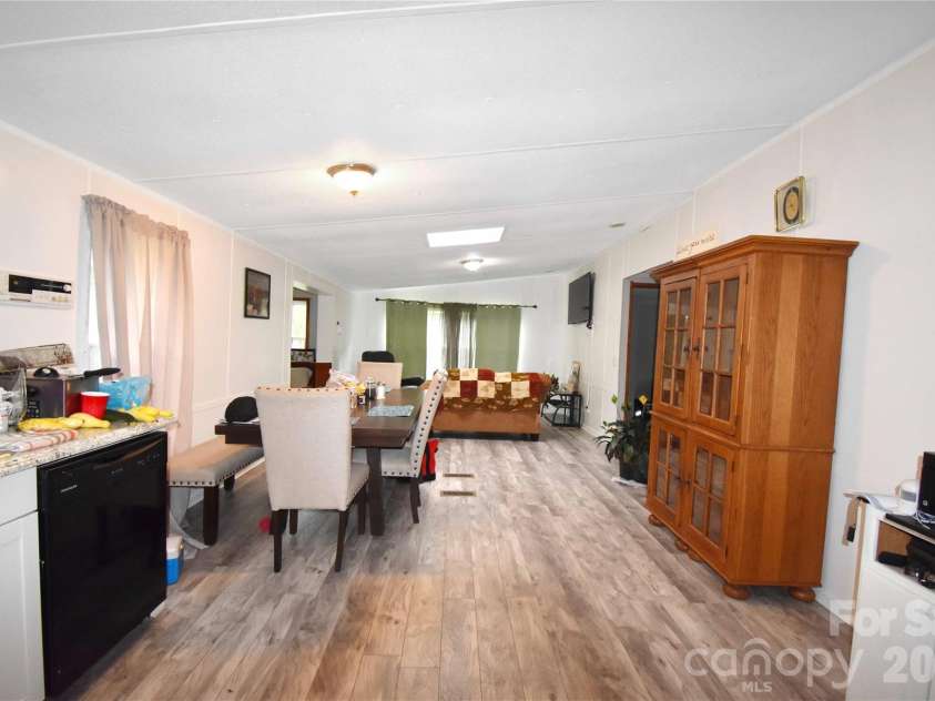 1515 States Avenue, Morganton, NC 28655.  MLS# CAR4403770, YatesRealty ID 36907. 