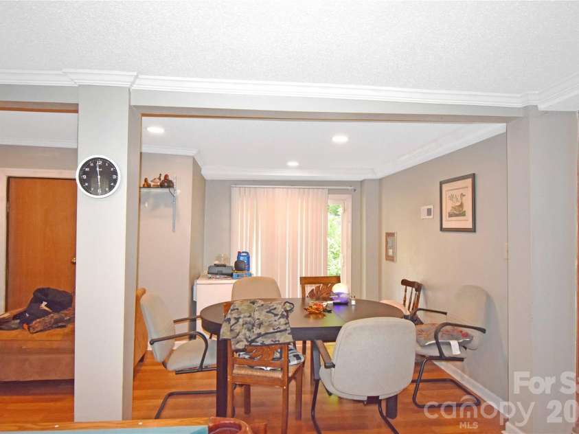 1515 States Avenue, Morganton, NC 28655.  MLS# CAR4403770, YatesRealty ID 36907. 