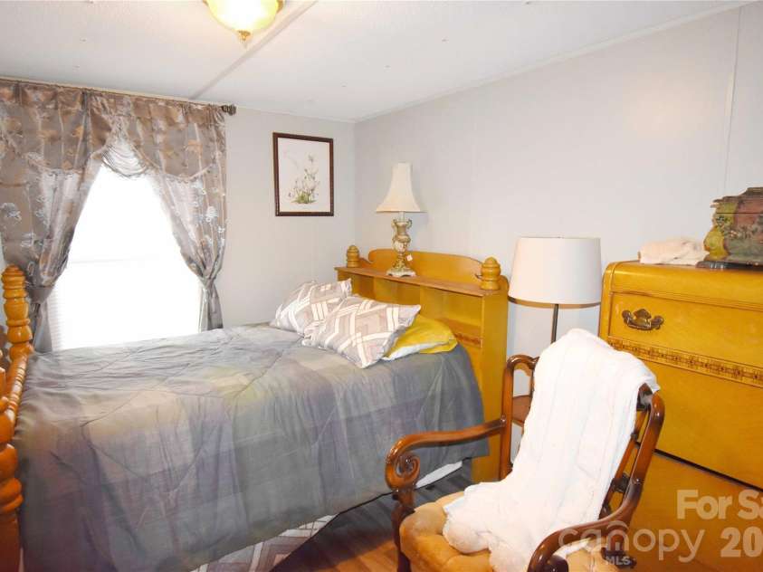 1515 States Avenue, Morganton, NC 28655.  MLS# CAR4403770, YatesRealty ID 36907. 