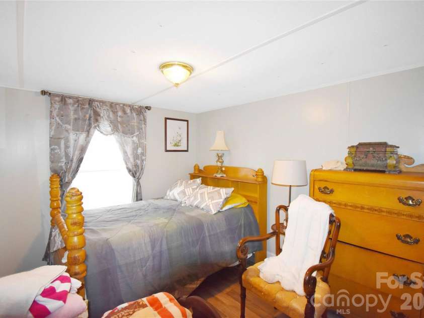 1515 States Avenue, Morganton, NC 28655.  MLS# CAR4403770, YatesRealty ID 36907. 