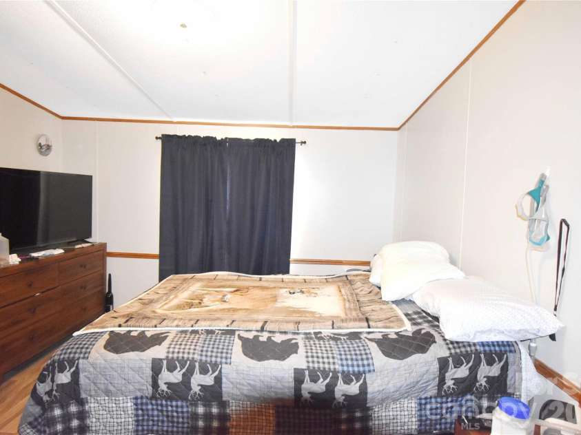 1515 States Avenue, Morganton, NC 28655.  MLS# CAR4403770, YatesRealty ID 36907. 