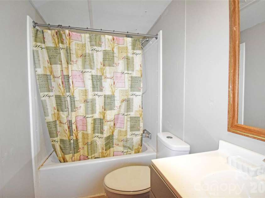 1515 States Avenue, Morganton, NC 28655.  MLS# CAR4403770, YatesRealty ID 36907. 