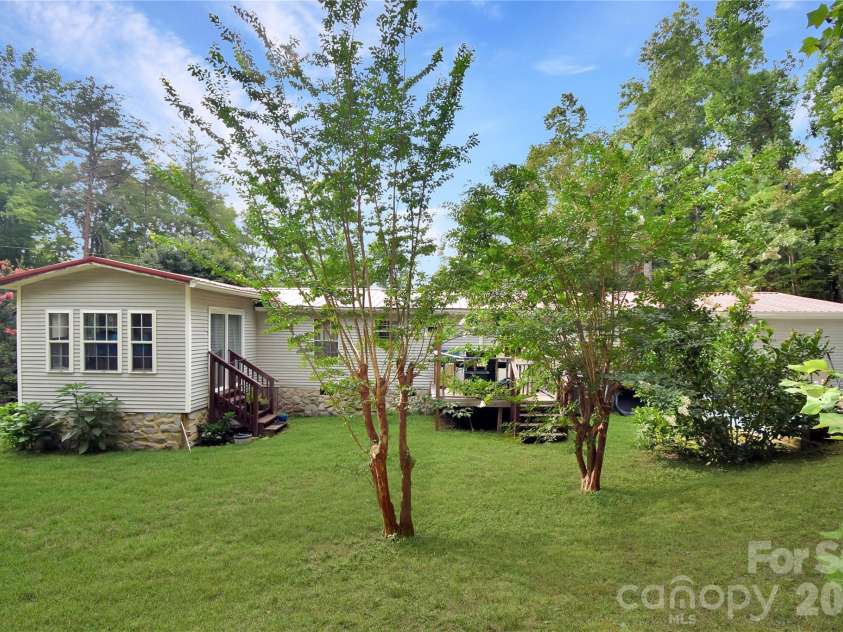 1515 States Avenue, Morganton, NC 28655.  MLS# CAR4403770, YatesRealty ID 36907. 