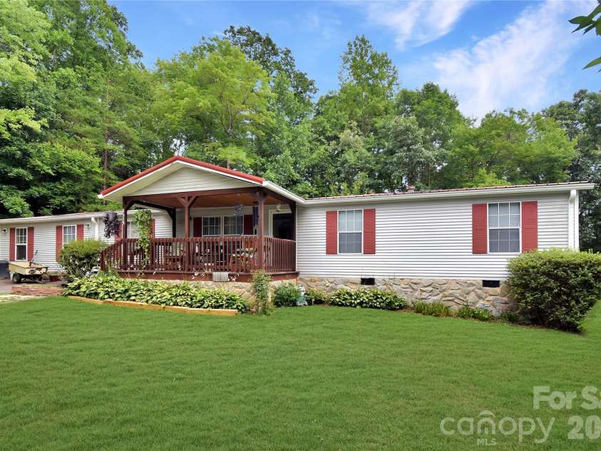 1515 States Avenue, Morganton, NC 28655.  MLS# CAR4403770, YatesRealty ID 36907. 