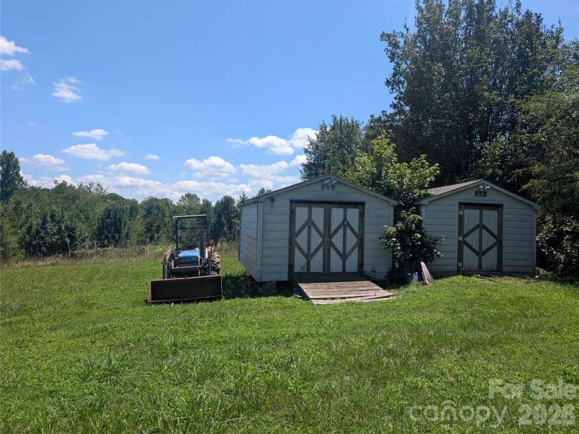5728 Walker Way, Kings Mountain, NC 28086.  MLS# CAR4404021, YatesRealty ID 36909. 