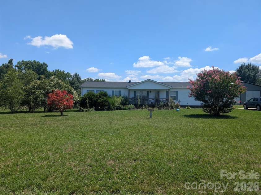 5728 Walker Way, Kings Mountain, NC 28086.  MLS# CAR4404021, YatesRealty ID 36909. Wide open spaces