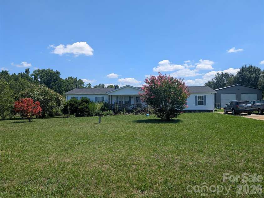 5728 Walker Way, Kings Mountain, NC 28086.  MLS# CAR4404021, YatesRealty ID 36909. Wide open spaces